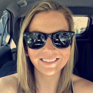 Meet your Posher, Andrea